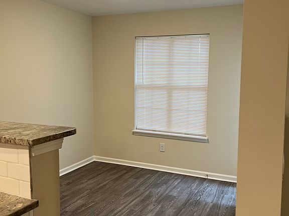 5th image of 10281 University Park Ln