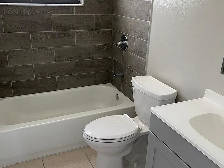 622 Lemans Dr — Photo 10
