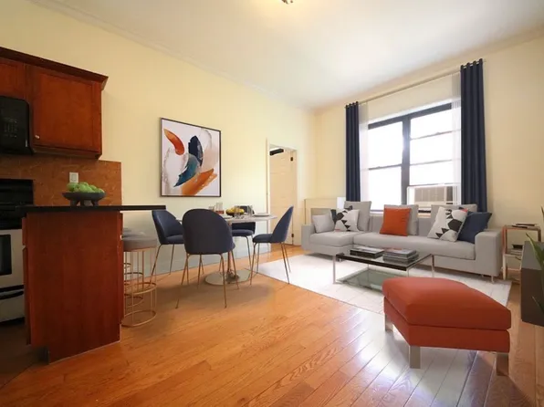 34 East 11th Street image 1 of 11