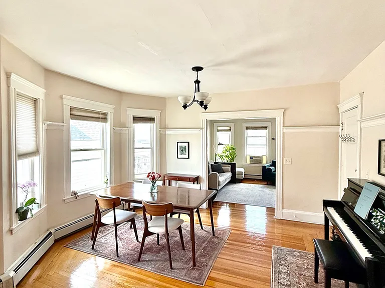 55 Gilbert St — Photo 8