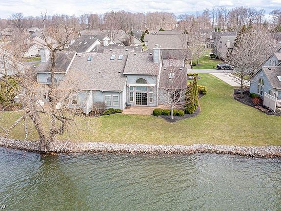 4th image of 151 Lakeshore Dr