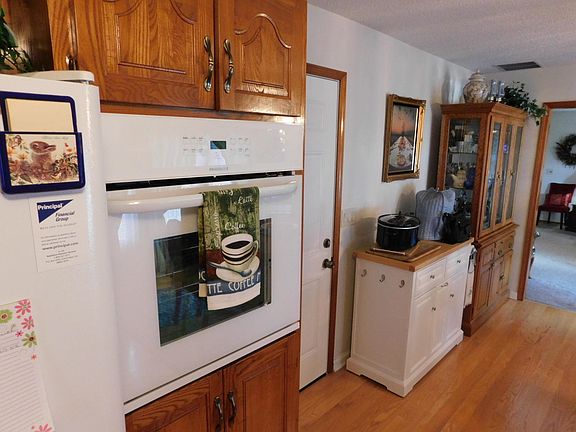 5th image of 806 S Barwick Pl