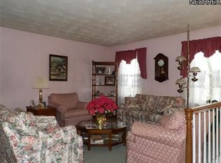 87 Mayflower Dr, Youngstown, OH 44512