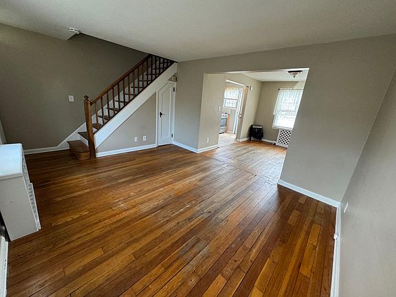 5th image of 16 Colony Rd #16