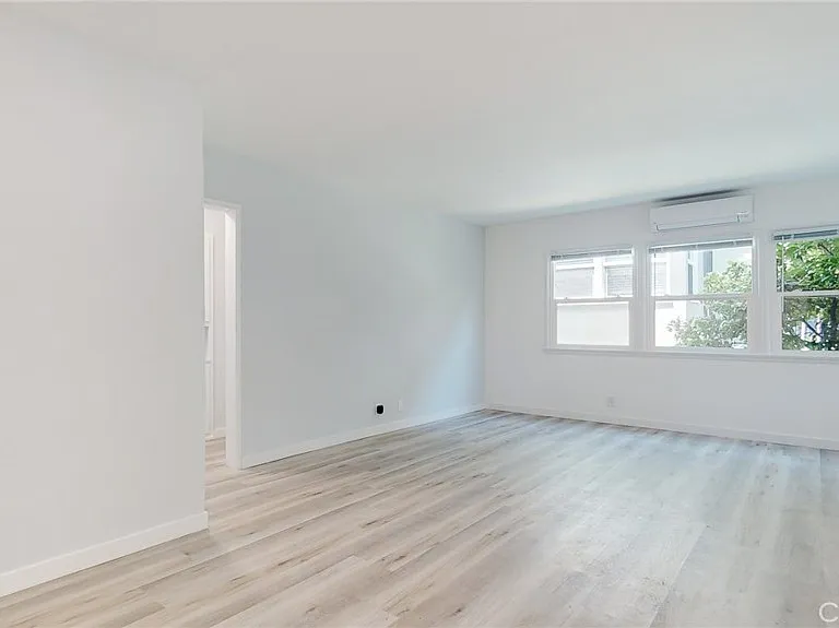 239 1/2 3rd Ave — Photo 11