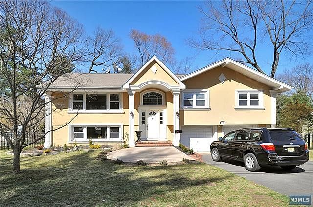 1st image of 105 Mezzine Dr