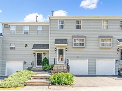 565 Quaker Ln APT 43, West Warwick, RI, 02893