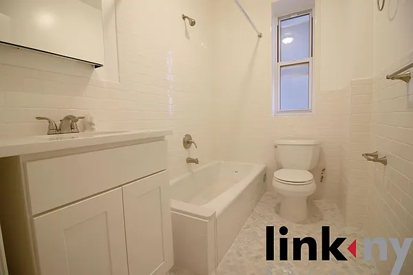 Rented by Link NY Realty | media 31
