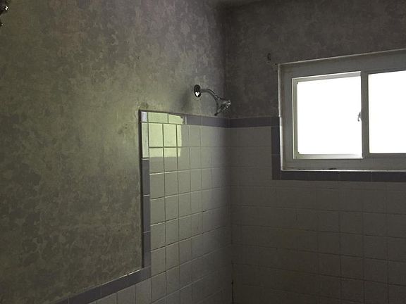 5th image of 1165 Carla Dr