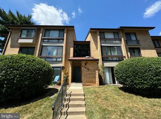 10218 Bushman Dr APT 124, Oakton, VA 22124