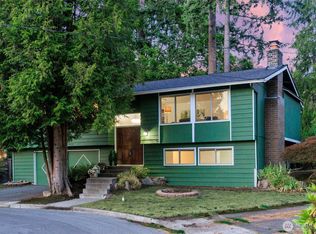 12822 NE 68th St, Kirkland, WA
