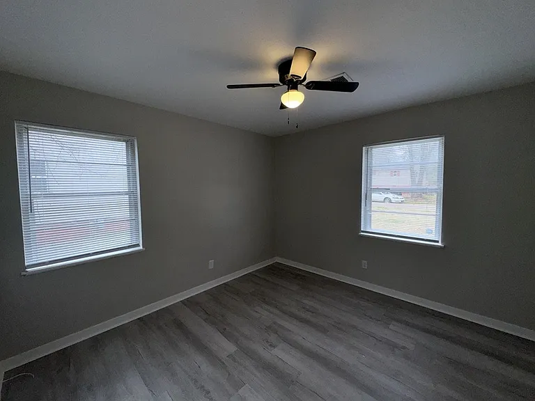 1126 Barbara Ann Dr — Photo 7