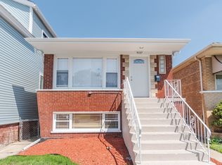9157 S Oglesby Ave, Chicago, IL