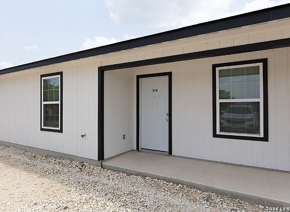 2nd image of 1010 County Road 4516 #1008