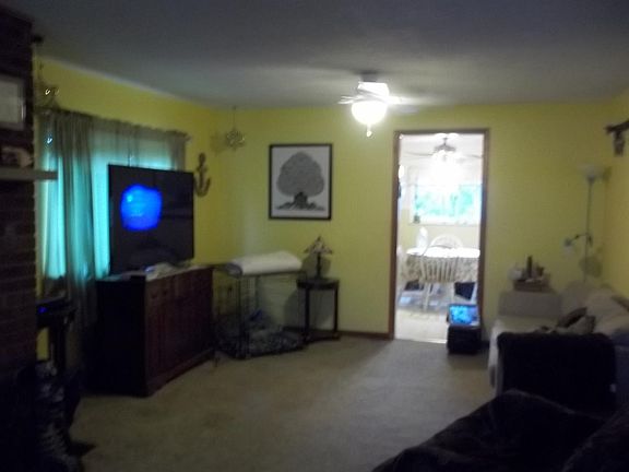 4th image of 2596 Laura Ln