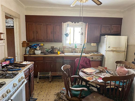 5th image of 58 Scrantom St