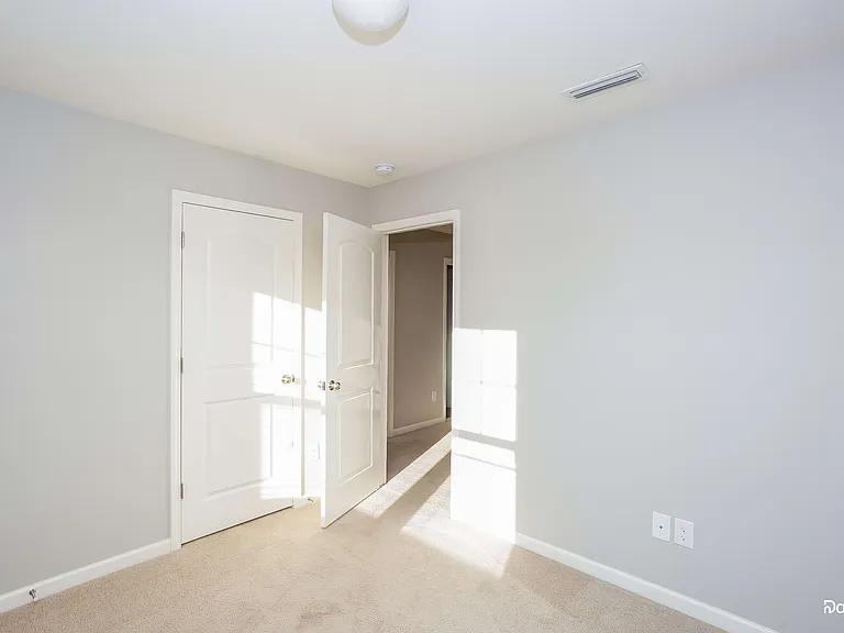 1072 Ramsgate Dr SW — Photo 10