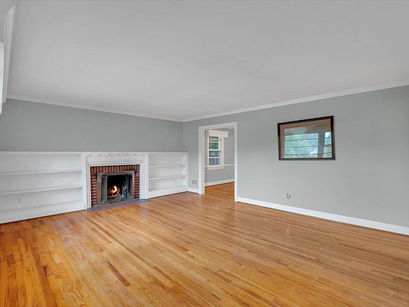 3rd image of 146 Broughton Dr