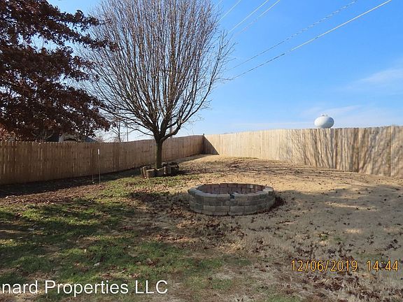 3rd image of 701 S Cedarwood Ct