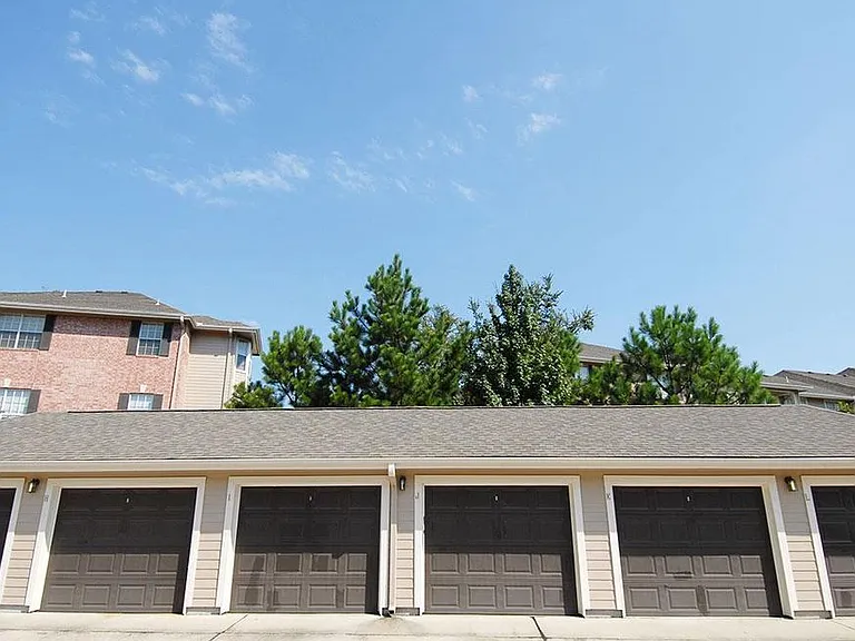 Lakeside Villas — Photo 18