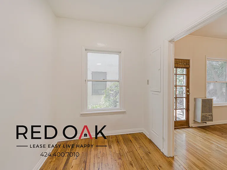 836 Sanborn Ave #208 — Photo 11