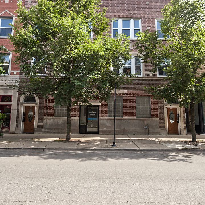 1st image of 1923 W Montrose Ave #3E