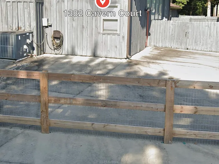 Cavern Ct — Photo 17