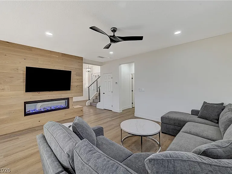1317 Fox Acres Dr — Photo 17