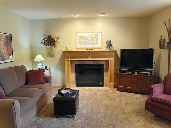 2nd image of 604 W Spruce Dr