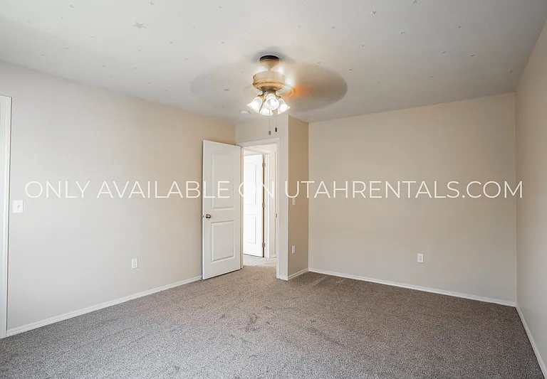 215 S 1050 W — Photo 26