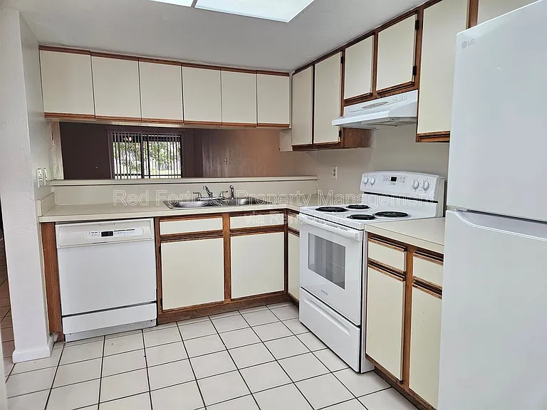 2135 Crystal Dr #37 — Photo 9