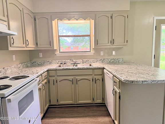 3rd image of 107 Driftwood Dr