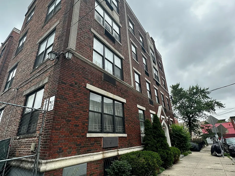 12 Park St #23