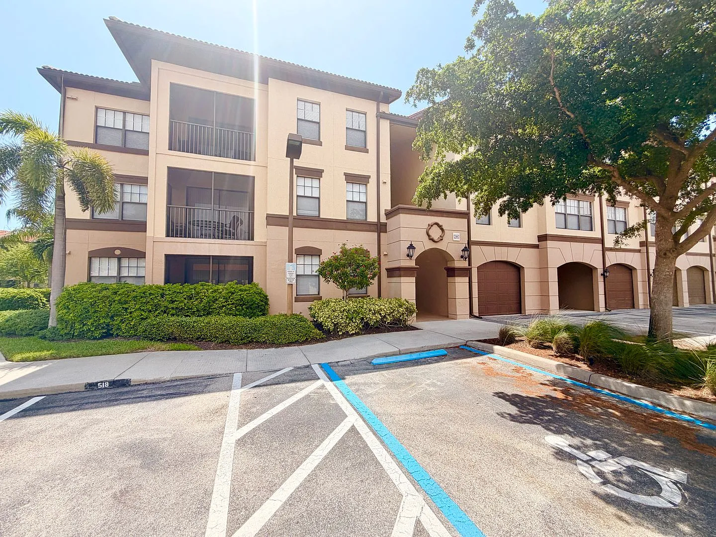 ** Positano Place ** 2 Bed / 2 Bath - Condo - Garage Included - Central Naples - Annual Rental — Photo 1