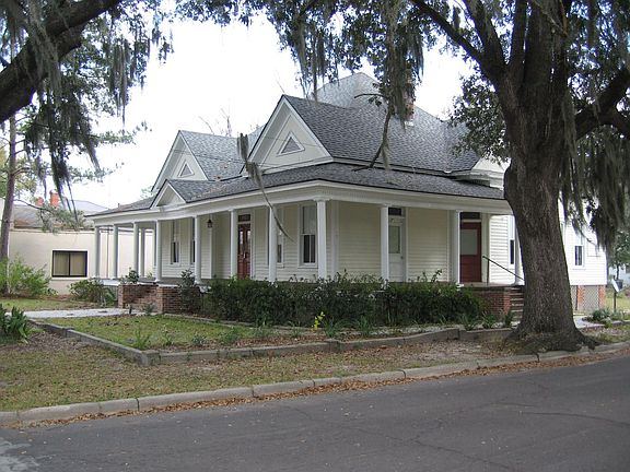 2nd image of 201 E Adair St
