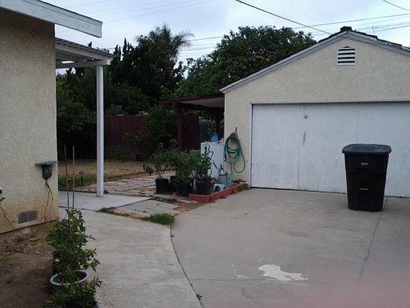 3rd image of 1716 S Campbell Ave