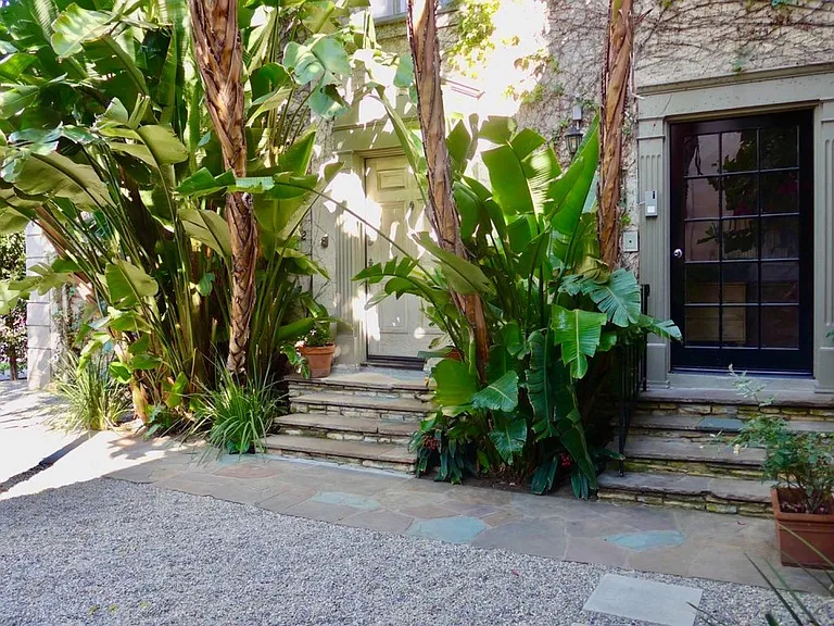 5962 San Vicente Blvd #4 — Photo 43