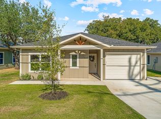 809 Branding Iron Trl, Granbury, TX 76049