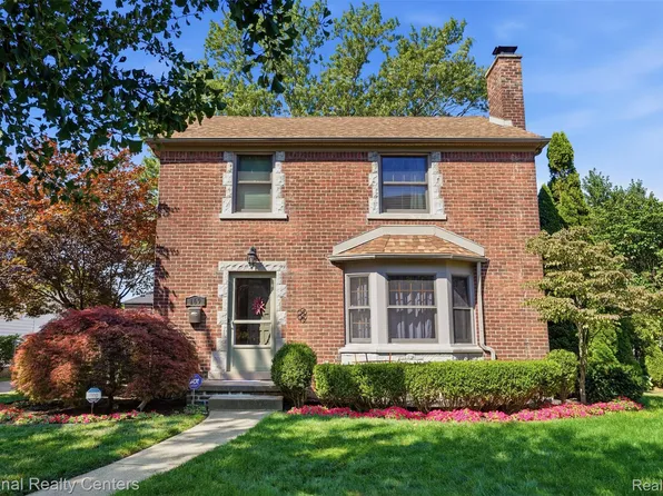 169 McKinley Ave, Grosse Pointe Farms, MI 48236