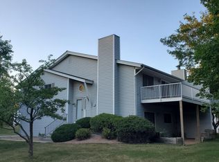 417 Upper Wood Way, Burnsville, MN 55337