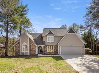 92 Hillcrest Dr, Weaverville, NC 28787