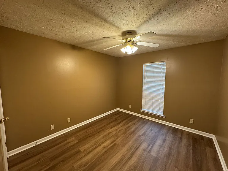 5926 Carmel Dr — Photo 10