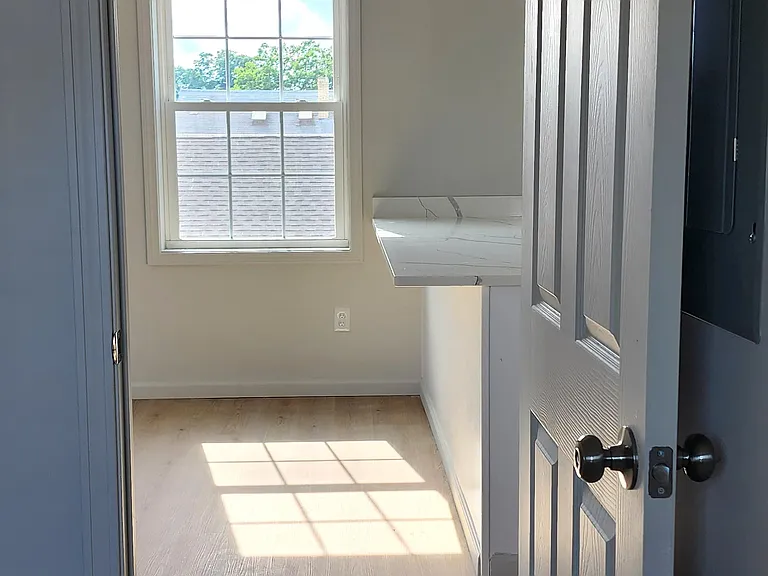 53 Henrietta St #2 — Photo 8