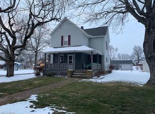225 9th St SW, Strasburg, OH