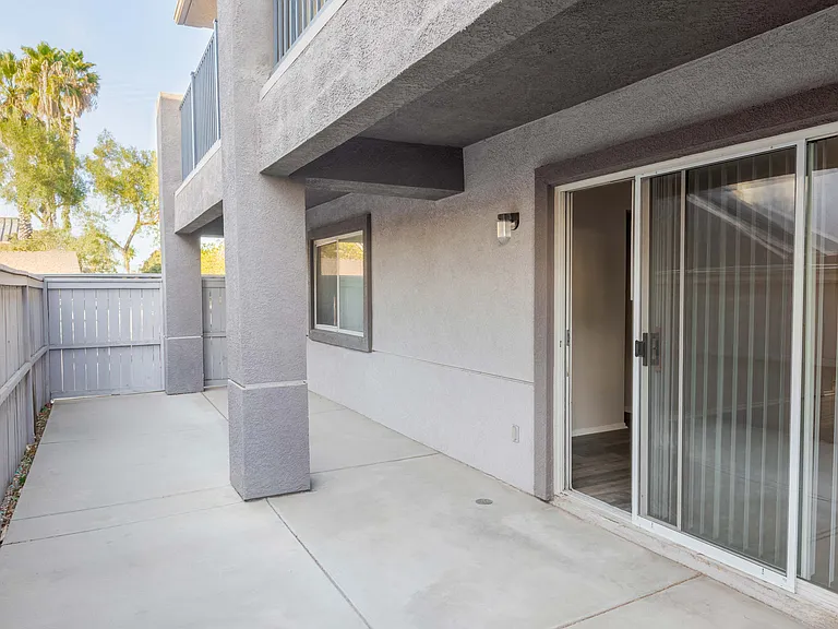 Cranford Court Apts — Photo 9