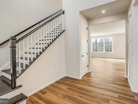 5th image of 8503 Fleetwood Dr