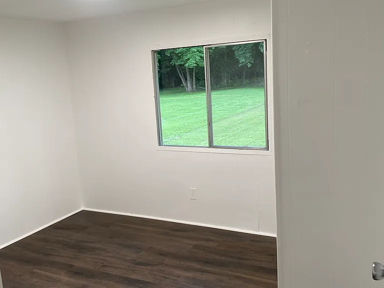 1120 Starke Ave — Photo 5