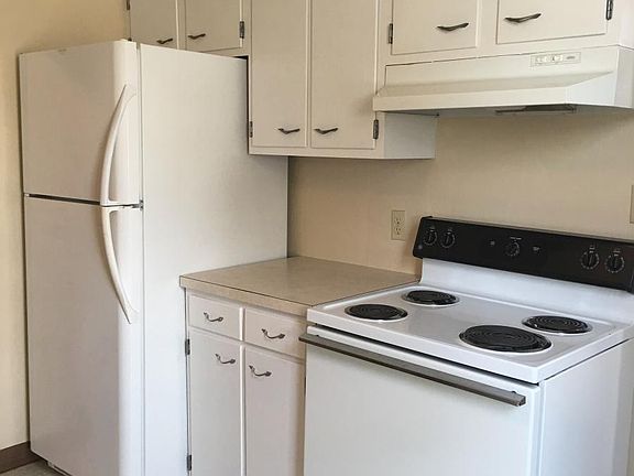 2nd image of 818 N Columbus St
