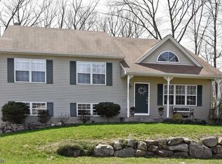 6 Elm St, Stanhope, NJ 07874