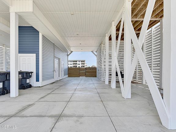 3rd image of 5528 E Beach Dr